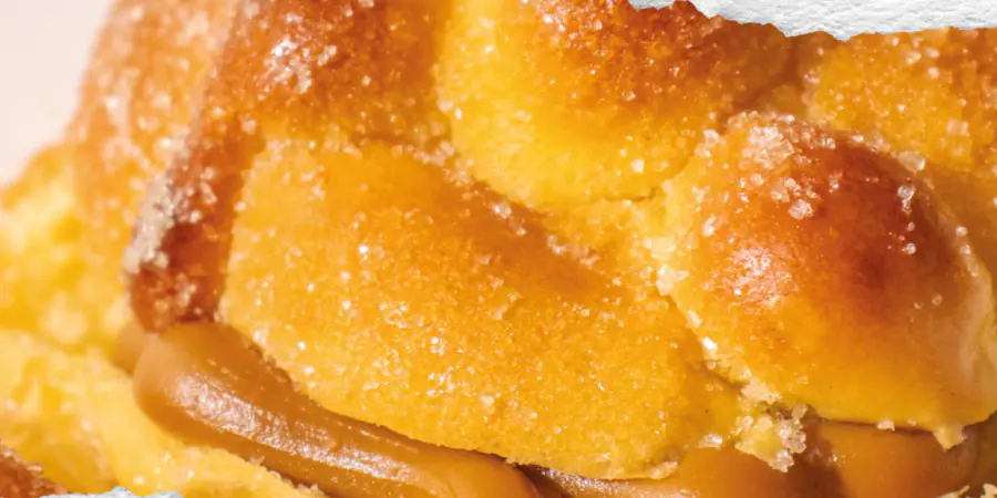 Pan de muerto dorado, relleno de arequipe